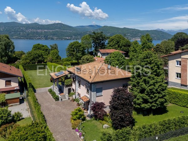 casa indipendente in vendita ad Ispra