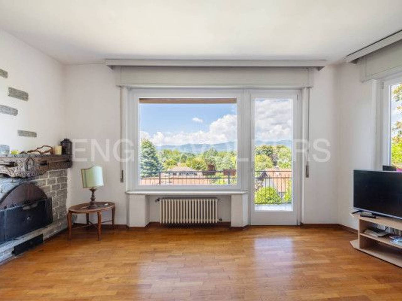 casa indipendente in vendita ad Ispra in zona Barza