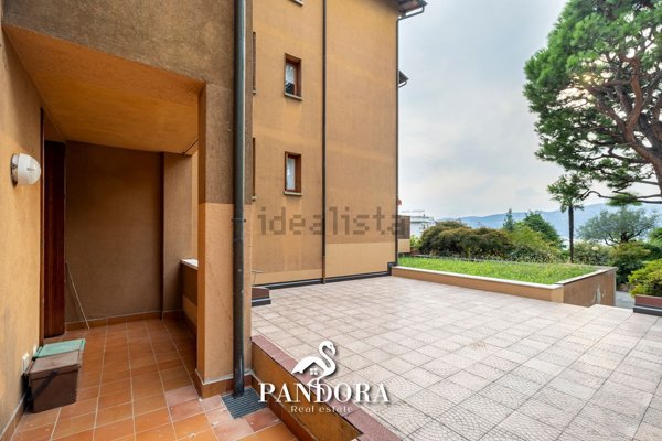 appartamento in vendita ad Ispra