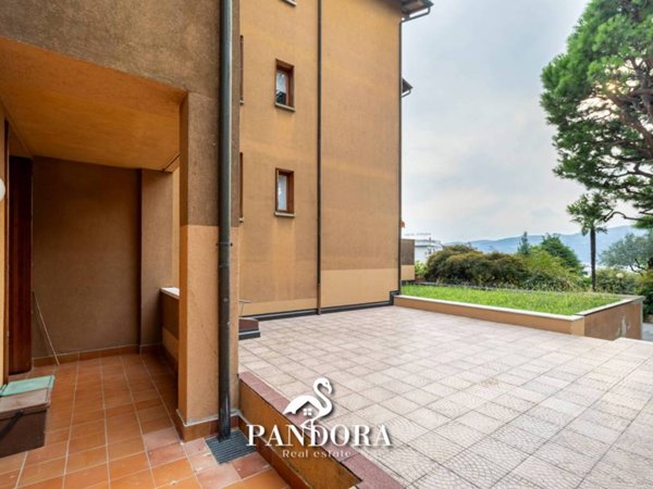 appartamento in vendita ad Ispra