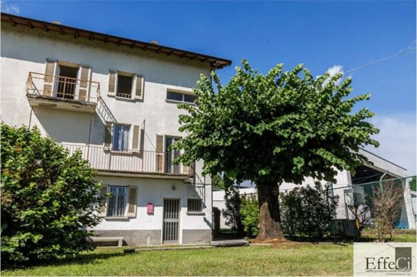 casa indipendente in vendita ad Ispra
