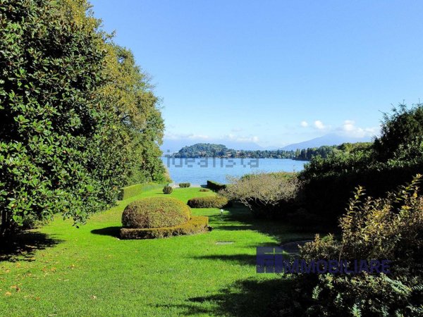 casa indipendente in vendita ad Ispra in zona Quassa