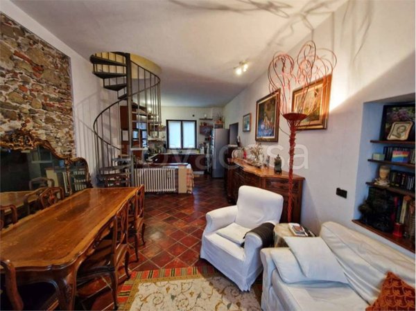 appartamento in vendita ad Ispra in zona Cascine