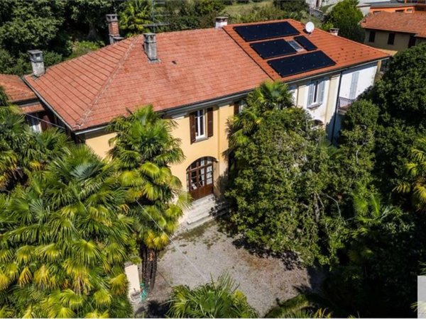 casa indipendente in vendita ad Ispra