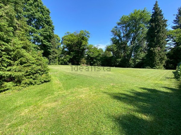 terreno edificabile in vendita ad Ispra