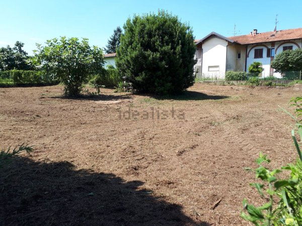 casa indipendente in vendita ad Ispra in zona Barza