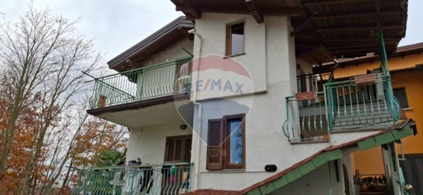 casa indipendente in vendita ad Ispra