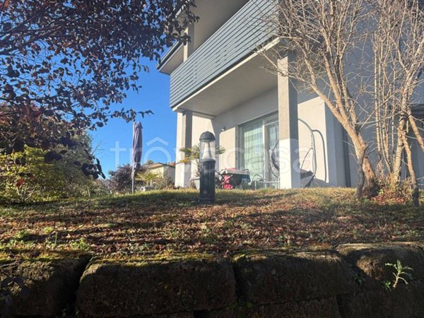 appartamento in vendita ad Ispra