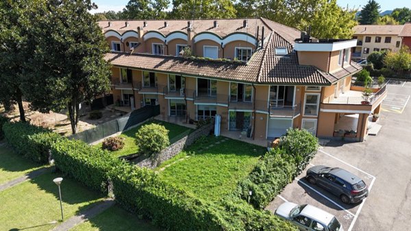 appartamento in vendita ad Ispra