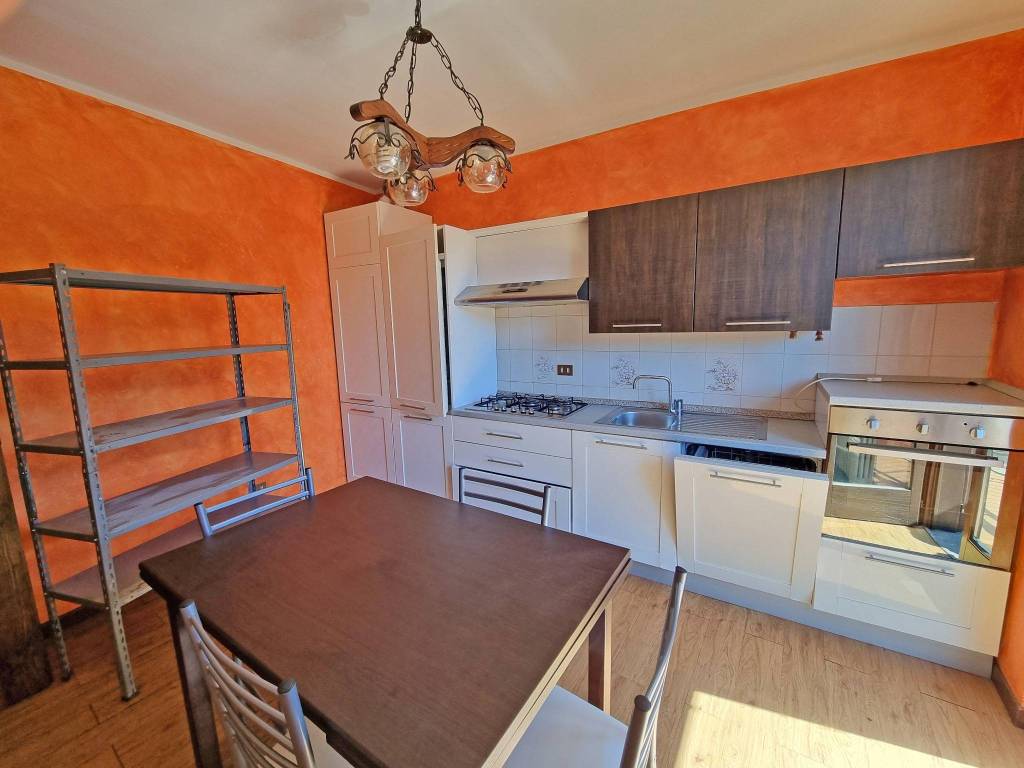 appartamento in vendita ad Ispra