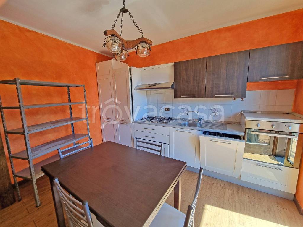 appartamento in vendita ad Ispra