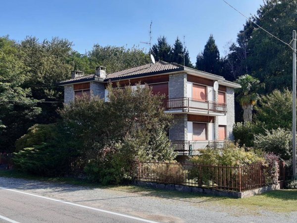 casa indipendente in vendita ad Ispra