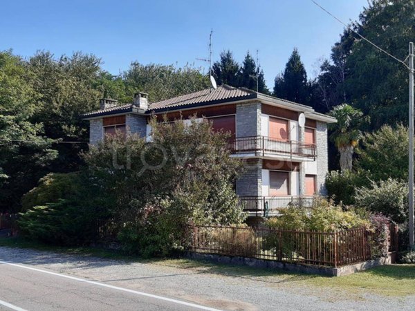 casa indipendente in vendita ad Ispra