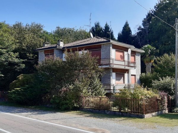 casa indipendente in vendita ad Ispra