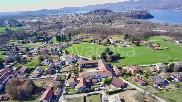 casa indipendente in vendita ad Ispra in zona Cascine