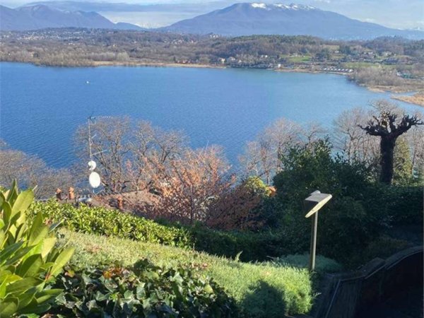 appartamento in vendita ad Ispra