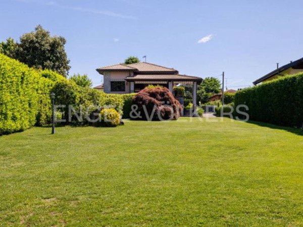 casa indipendente in vendita ad Ispra