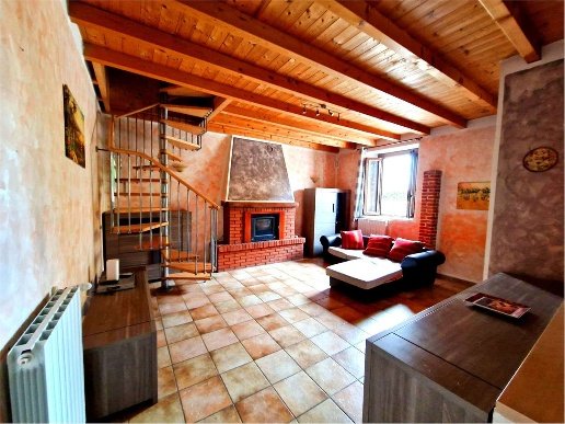 appartamento in vendita ad Ispra in zona Cascine