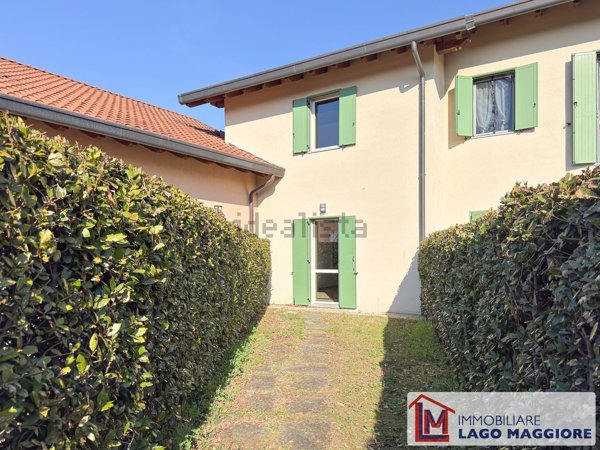 casa indipendente in vendita ad Ispra in zona Quassa