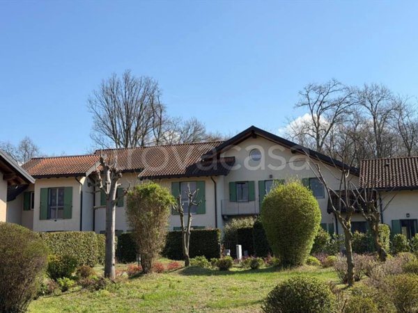 casa indipendente in vendita ad Ispra