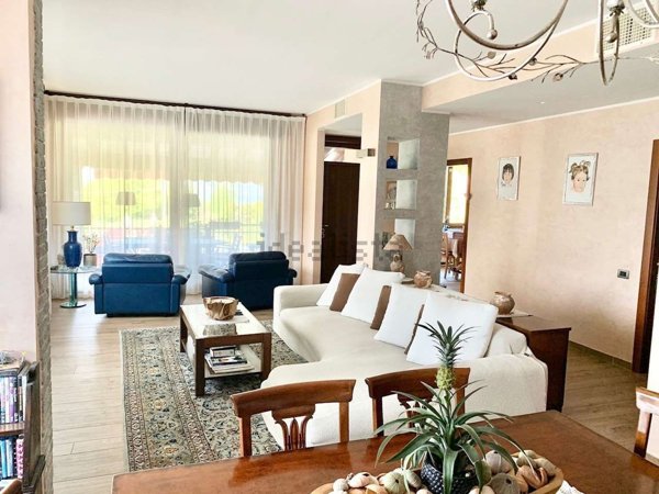 casa indipendente in vendita ad Ispra