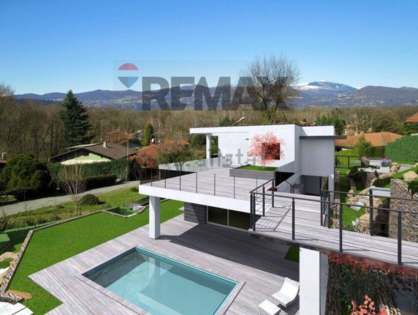 casa indipendente in vendita ad Ispra