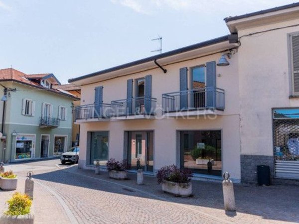 appartamento in vendita ad Ispra