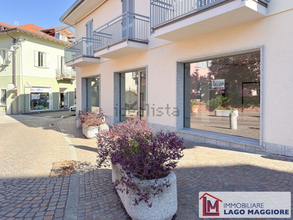 locale commerciale in vendita ad Ispra