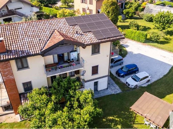 casa indipendente in vendita ad Ispra