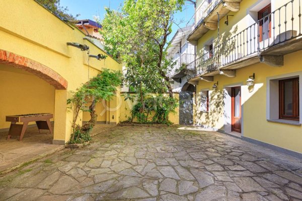 casa indipendente in vendita ad Ispra