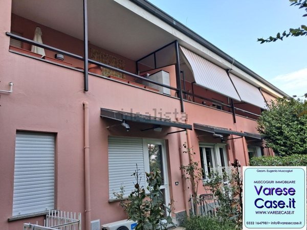 appartamento in vendita ad Ispra in zona Cascine