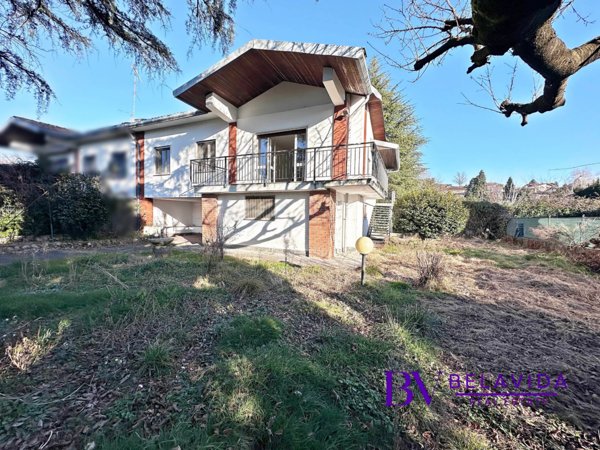 casa indipendente in vendita ad Ispra in zona Barza