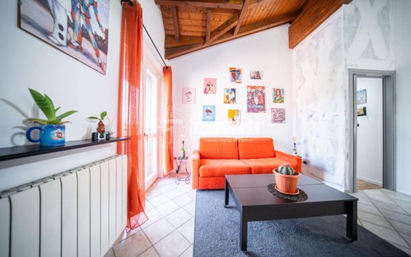 appartamento in vendita a Jerago con Orago