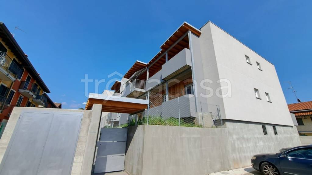 appartamento in vendita a Jerago con Orago