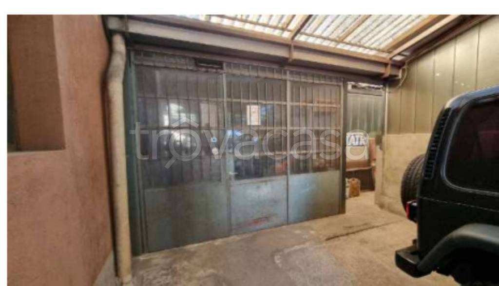 locale commerciale in vendita a Jerago con Orago