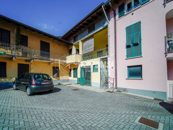 appartamento in vendita a Jerago con Orago