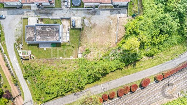 terreno agricolo in vendita a Jerago con Orago