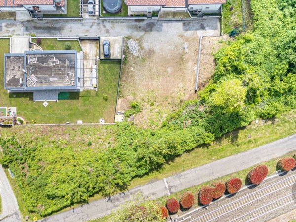 terreno agricolo in vendita a Jerago con Orago