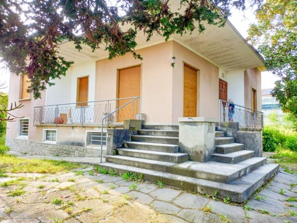 casa indipendente in vendita a Jerago con Orago