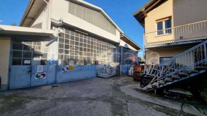 locale commerciale in vendita a Jerago con Orago