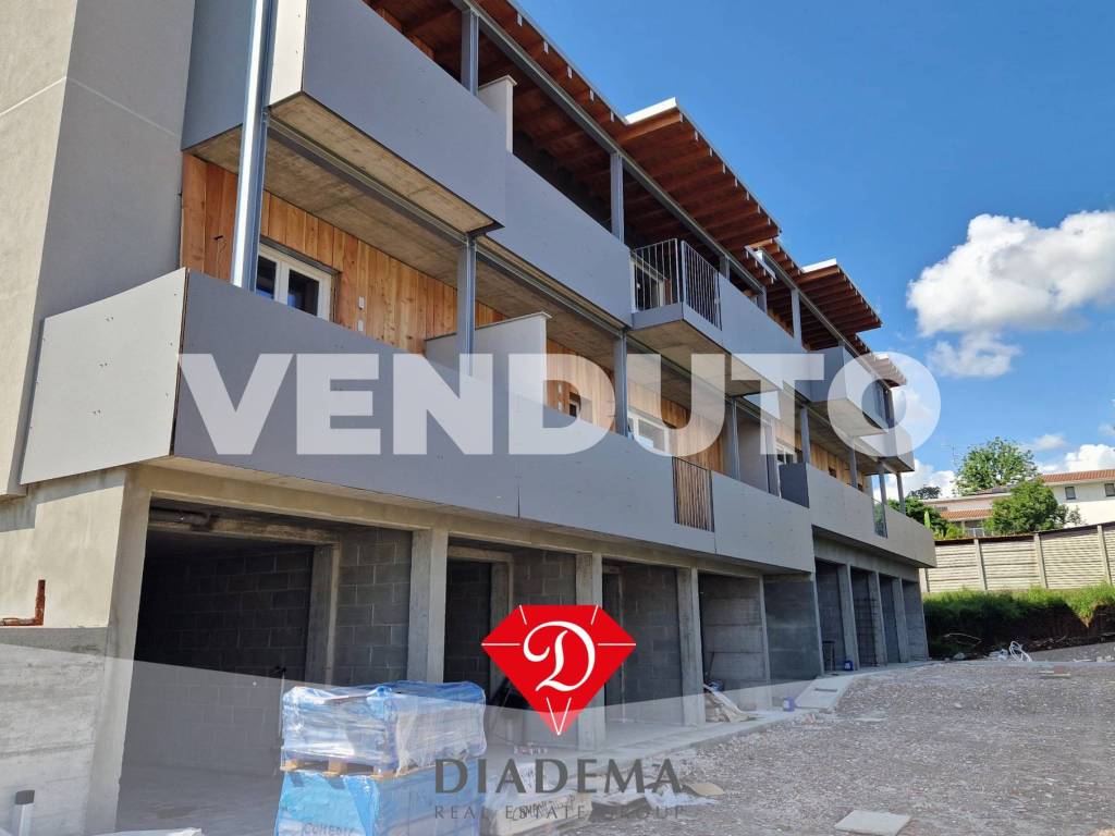 appartamento in vendita a Jerago con Orago