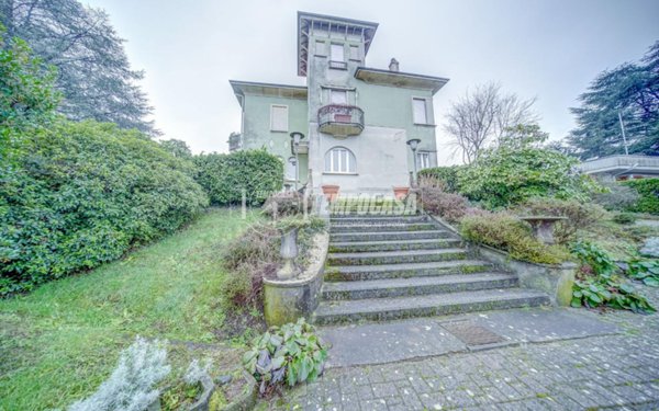 casa indipendente in vendita a Jerago con Orago