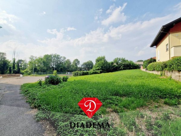 terreno agricolo in vendita a Jerago con Orago