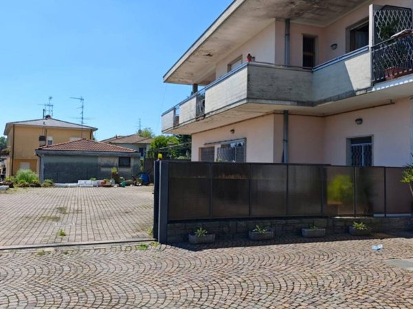 appartamento in vendita a Jerago con Orago