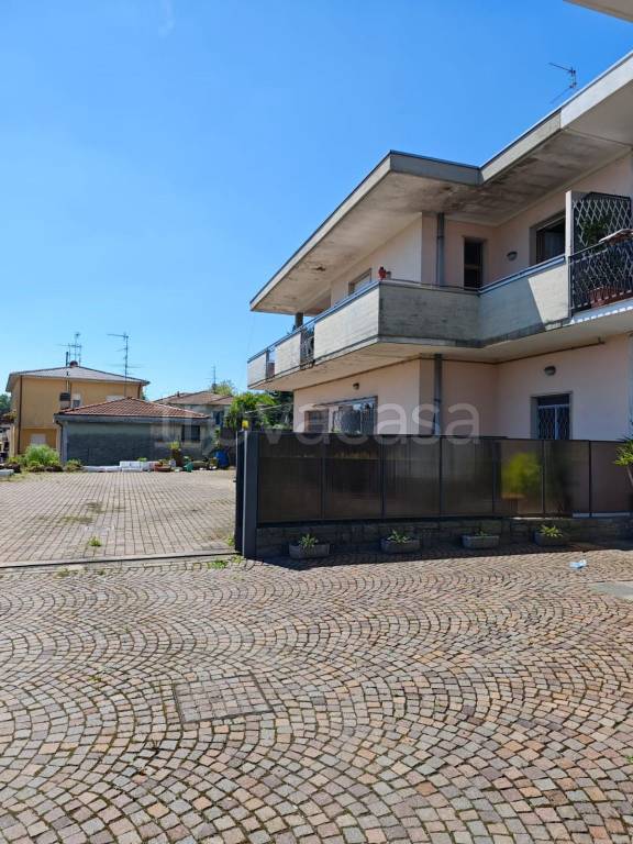 appartamento in vendita a Jerago con Orago