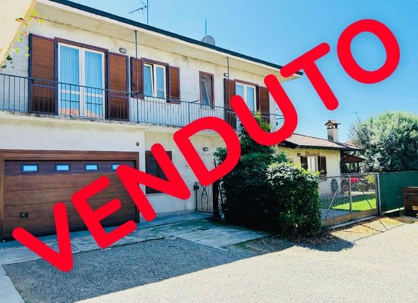 casa indipendente in vendita a Jerago con Orago