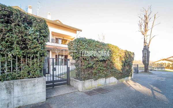 appartamento in vendita a Jerago con Orago