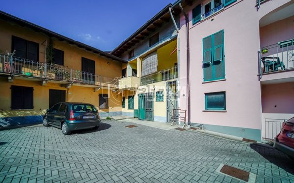 appartamento in vendita a Jerago con Orago