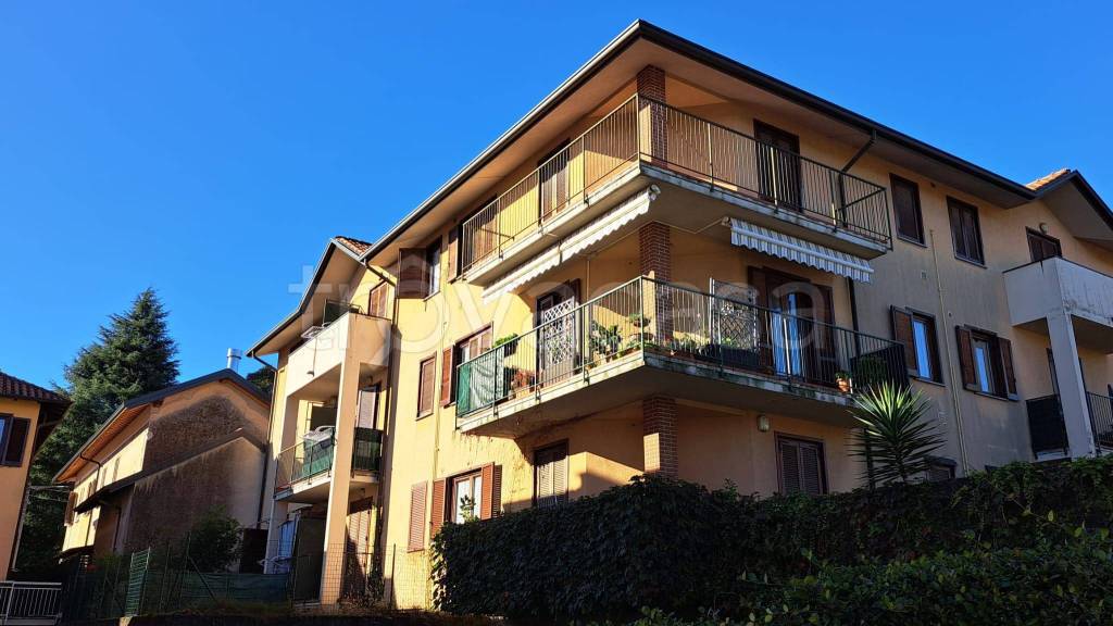 appartamento in vendita a Jerago con Orago