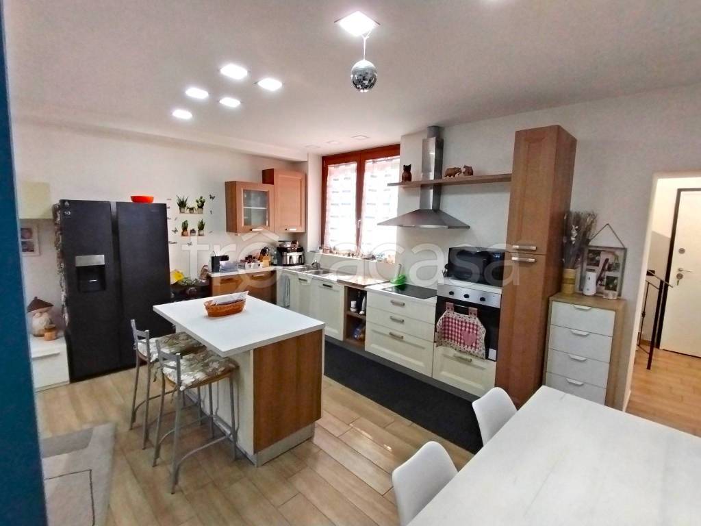 casa indipendente in vendita a Jerago con Orago